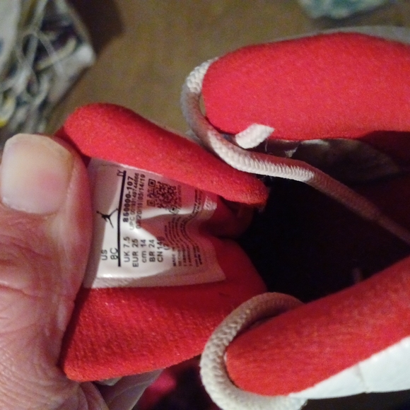 Retro Jordan 12s "flu game" - Picture 7 of 9